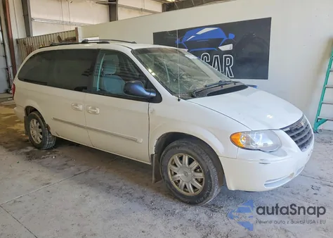 2005 Chrysler Town & Country Touring из США, поврежденный, VIN 2C4GP54L45R460853